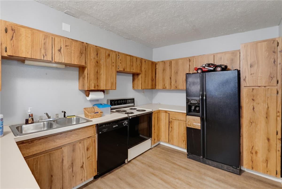 7421 HENRY DRIVE — photo 81 of 100