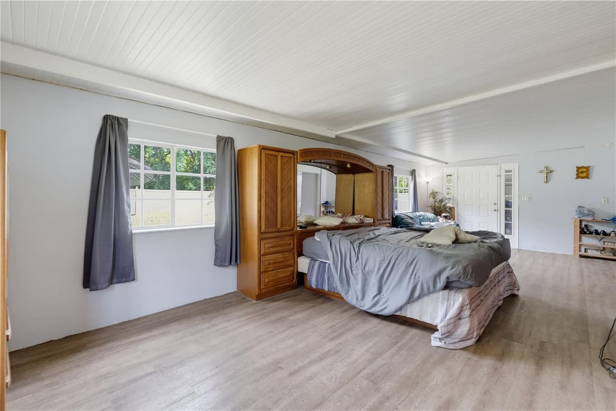 7421 HENRY DRIVE — photo 91 of 100