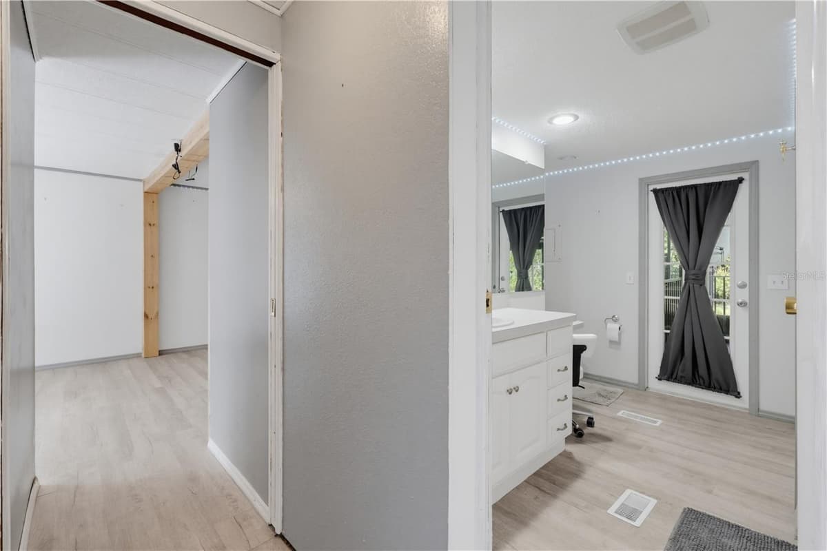 7421 HENRY DRIVE — photo 14 of 100