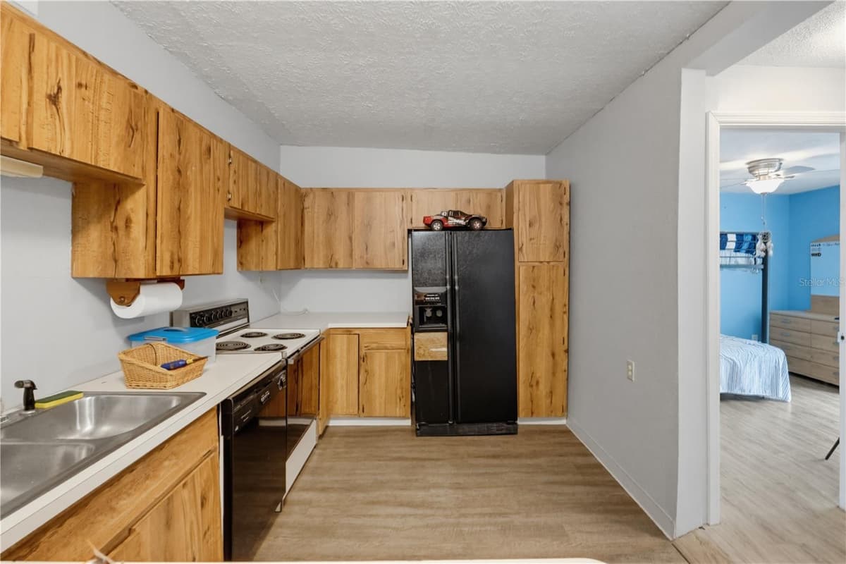 7421 HENRY DRIVE — photo 84 of 100