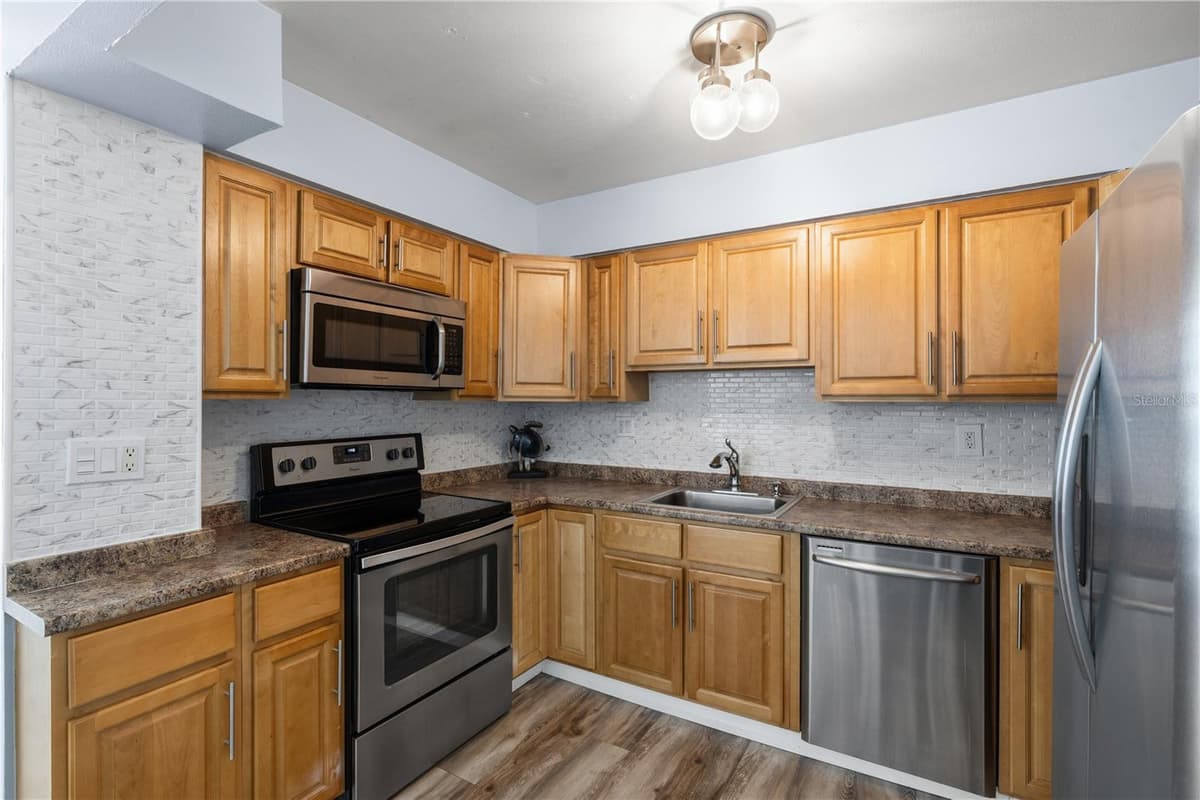 2800 ATLANTIC AVENUE — photo 21 of 41