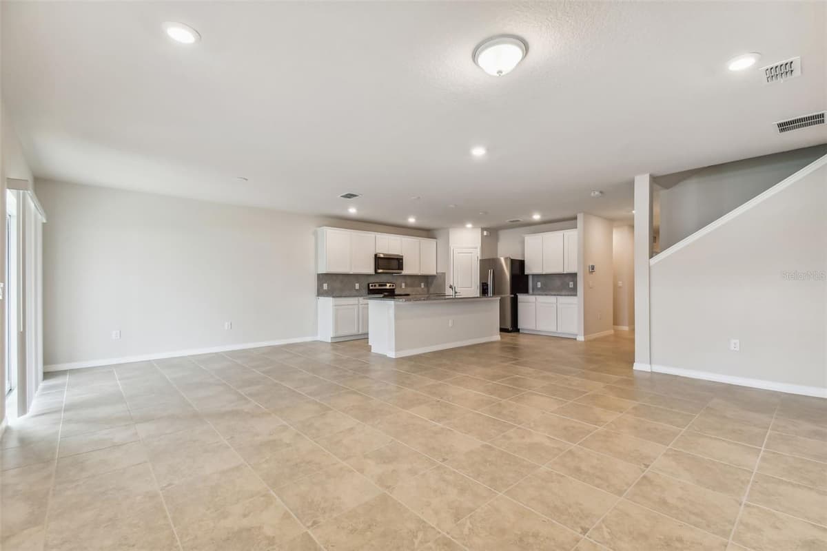 13718 EVERGREEN VALLEY DRIVE — photo 2 of 37
