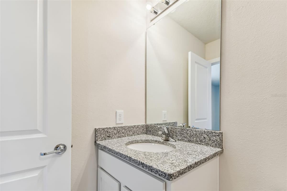 13718 EVERGREEN VALLEY DRIVE — photo 18 of 37