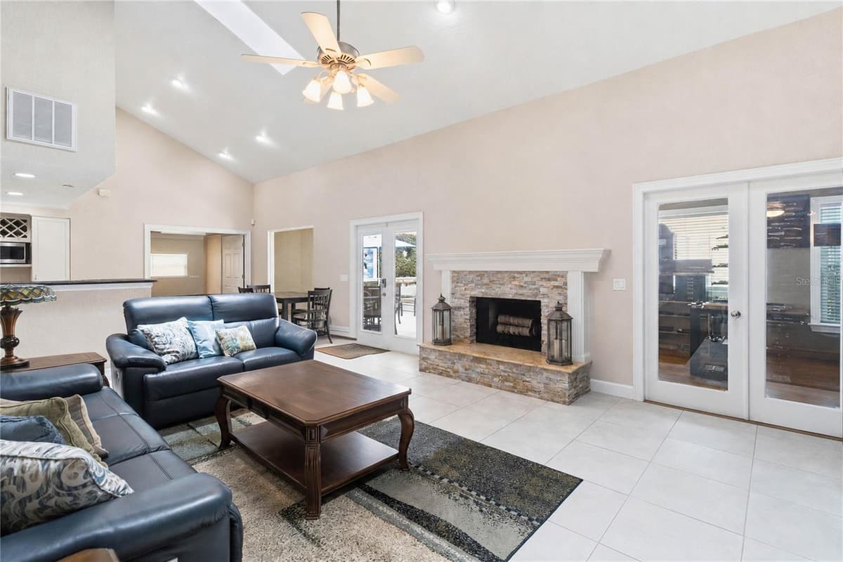 5333 GREENSIDE COURT — photo 14 of 84