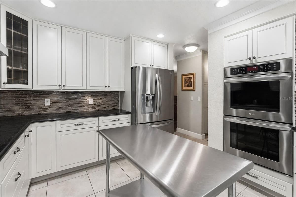 5333 GREENSIDE COURT — photo 4 of 84