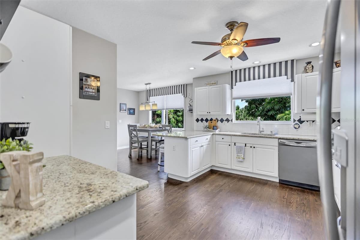 760 SOUNDVIEW DRIVE — photo 15 of 85