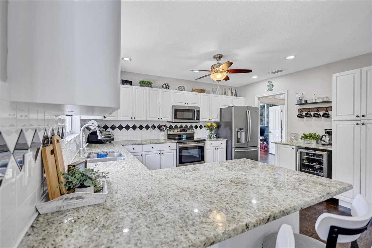 760 SOUNDVIEW DRIVE — photo 18 of 85