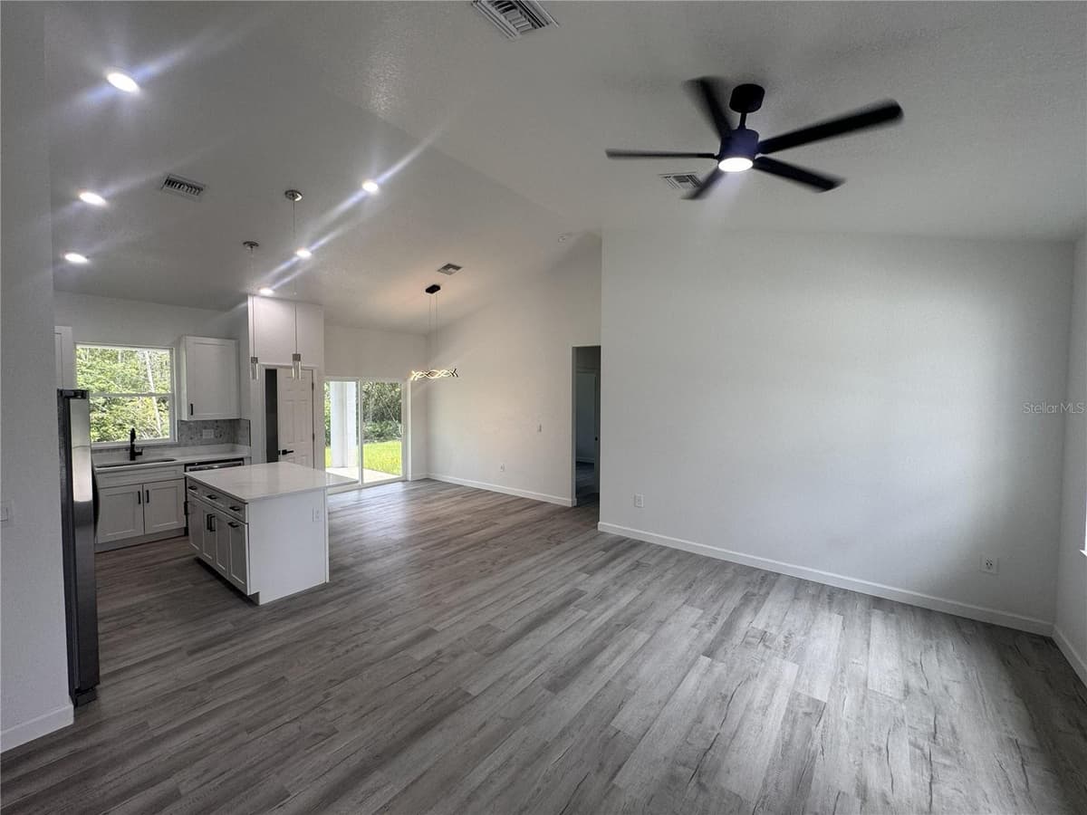 7624 ANCHA STREET — photo 3 of 18