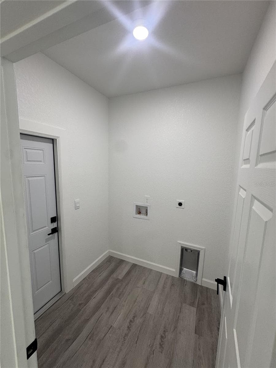 7624 ANCHA STREET — photo 15 of 18