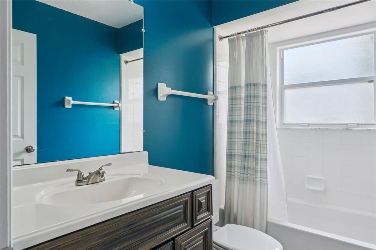 136 CHESTNUT AVENUE — photo 15 of 25