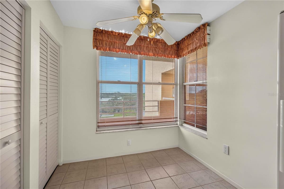 4550 PINEBROOK CIRCLE — photo 12 of 30