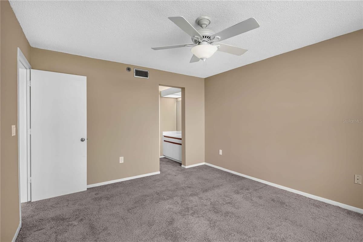 4550 PINEBROOK CIRCLE — photo 22 of 30