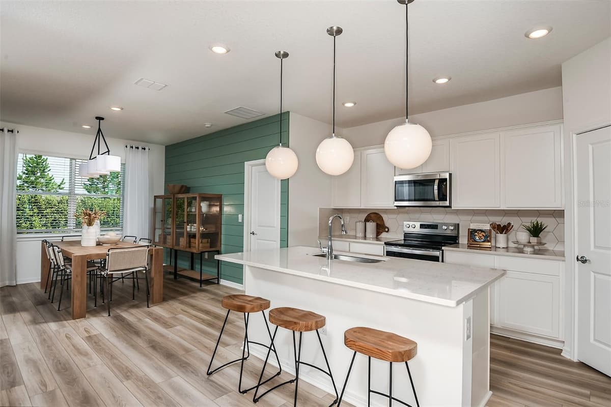 14842 SUNBEAM STREET — photo 8 of 32