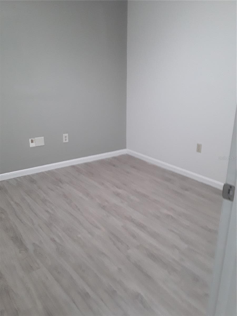 1310 MAIN STREET — photo 4 of 7