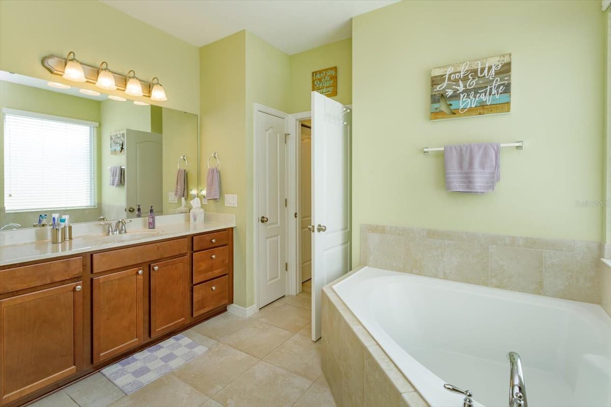 12789 BOSWORTH AVENUE — photo 19 of 32