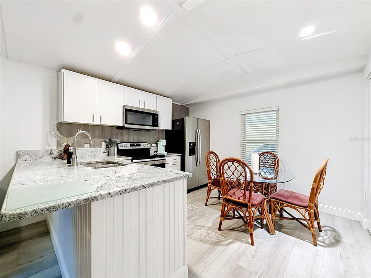 5396 RICHLAND LANE — photo 9 of 42