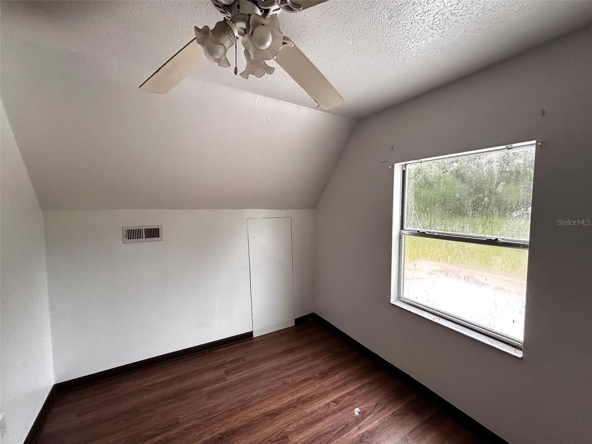 9499 TREIMAN BOULEVARD — photo 31 of 44