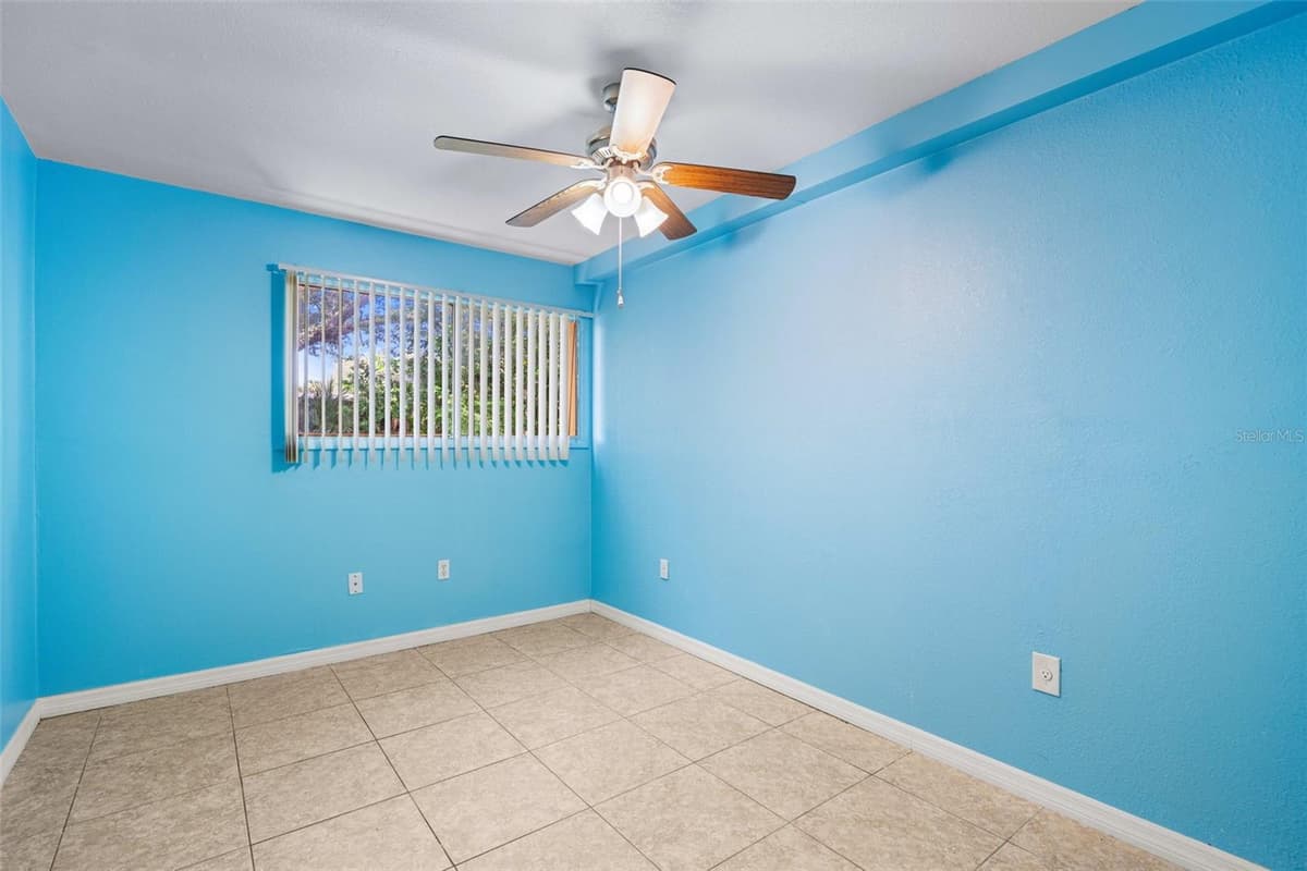 910 LAKE DESTINY ROAD — photo 22 of 33