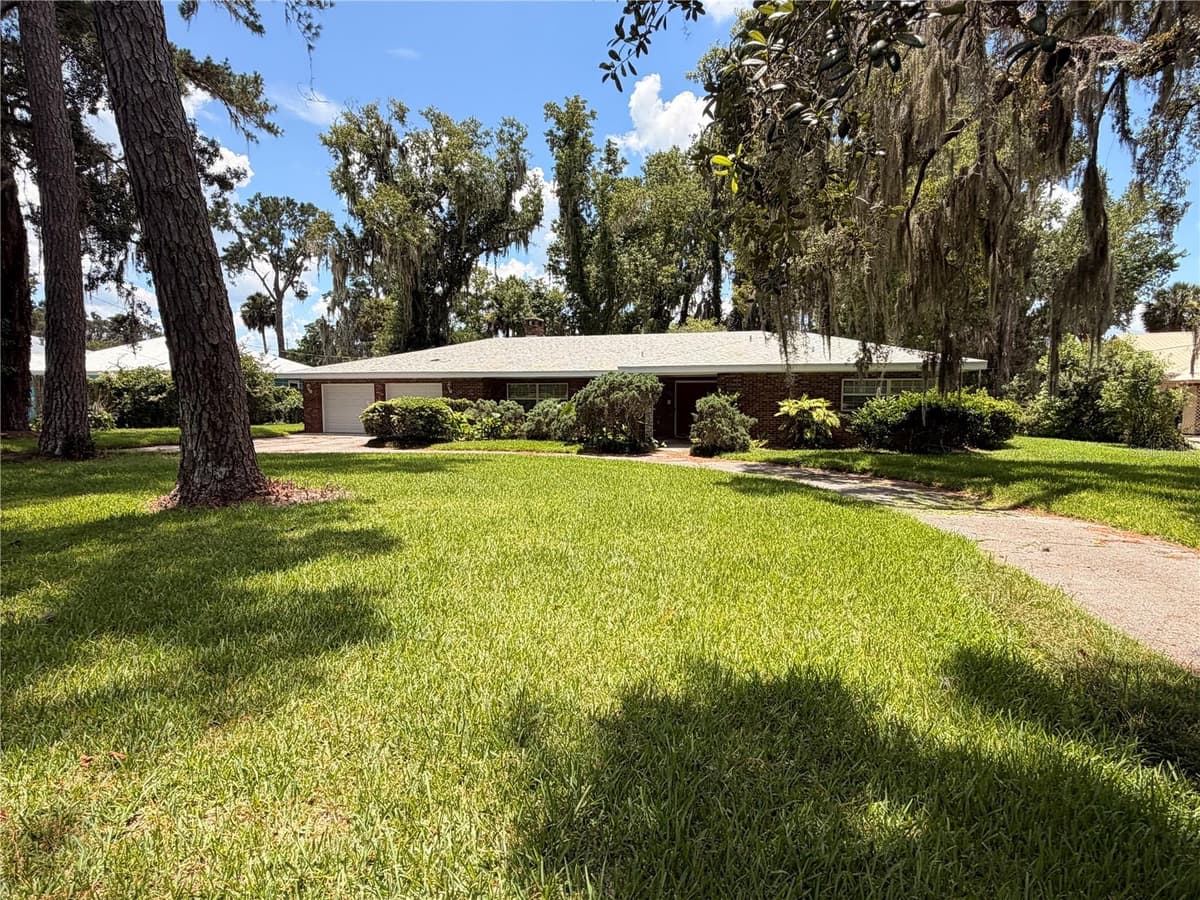 1940 ALICE DRIVE — photo 4 of 49