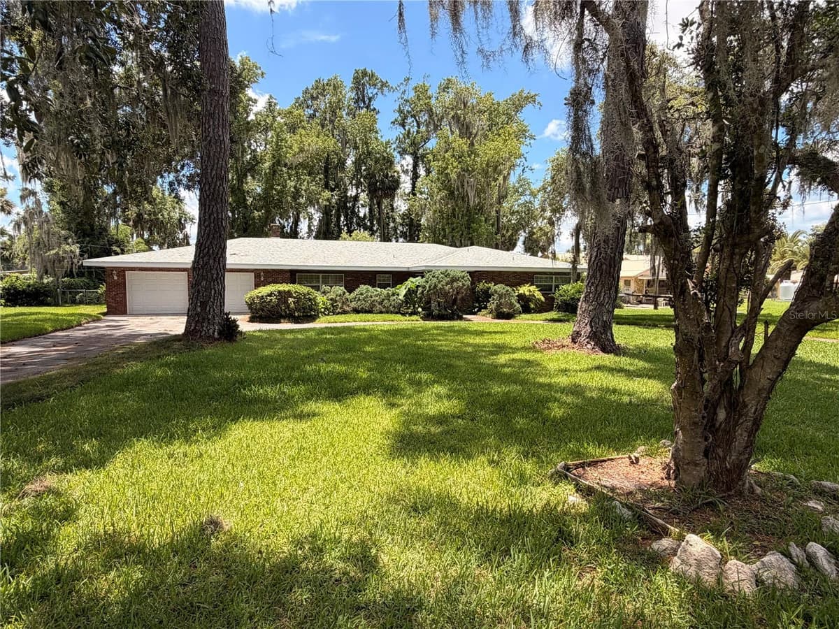 1940 ALICE DRIVE — photo 2 of 49