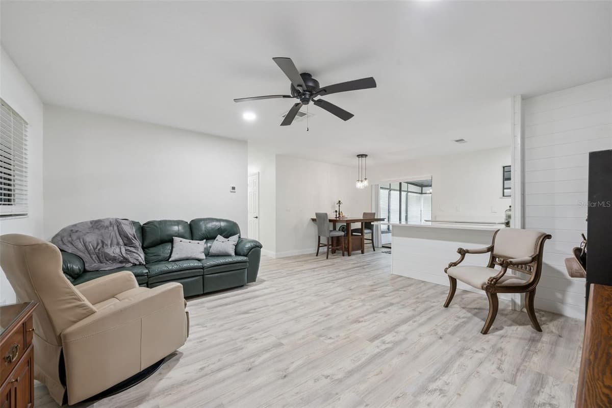 2082 SHADY LANE — photo 6 of 22