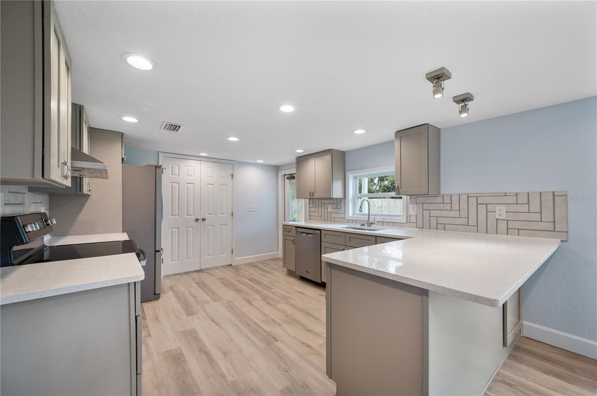 5418 COOPER LANE — photo 4 of 44