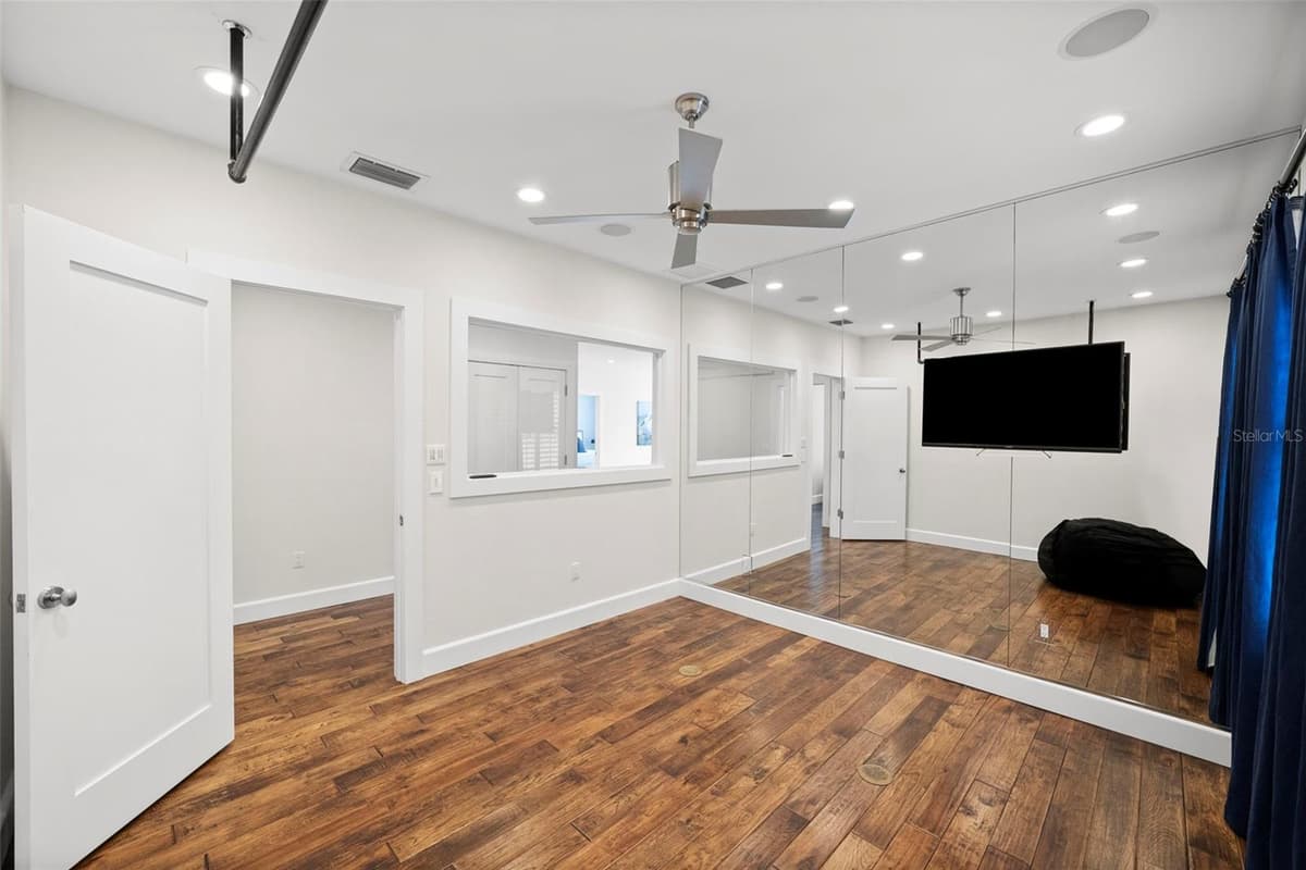 826 EDISON AVENUE — photo 56 of 75