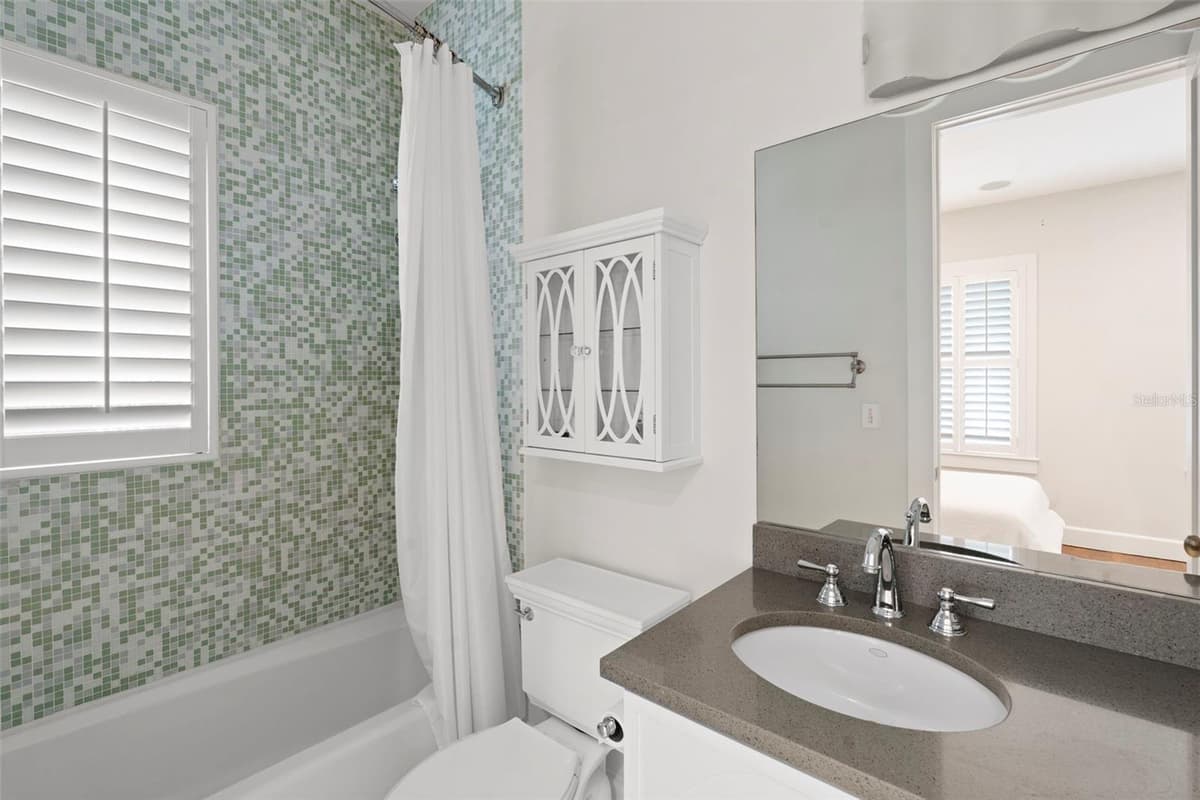 826 EDISON AVENUE — photo 30 of 75
