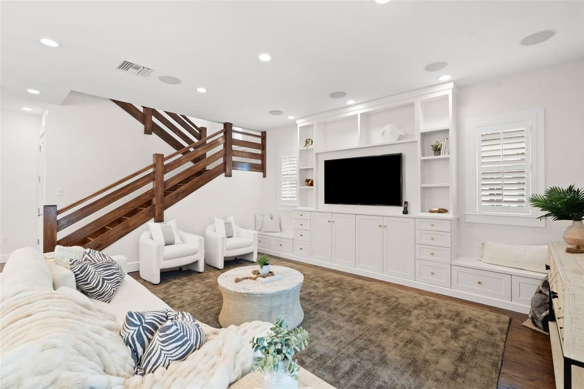 826 EDISON AVENUE — photo 19 of 75