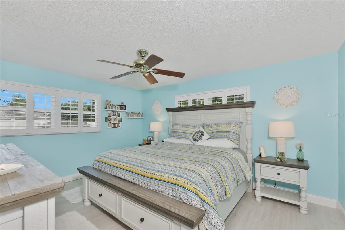 2186 MARSHALL DRIVE — photo 23 of 48