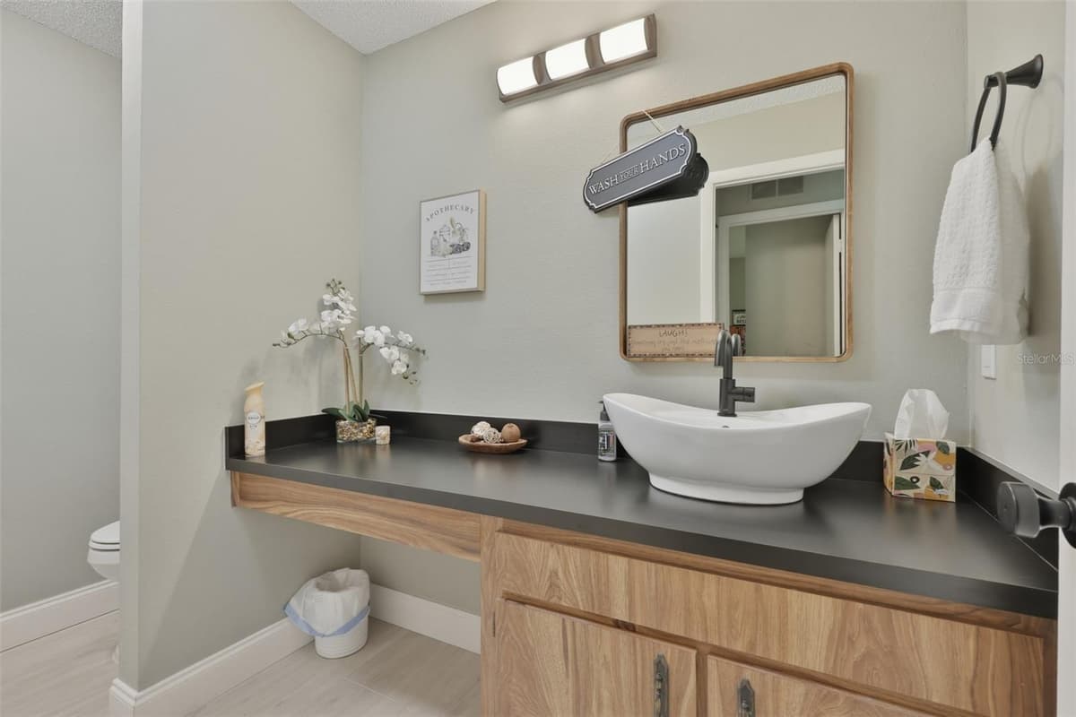 2186 MARSHALL DRIVE — photo 18 of 48