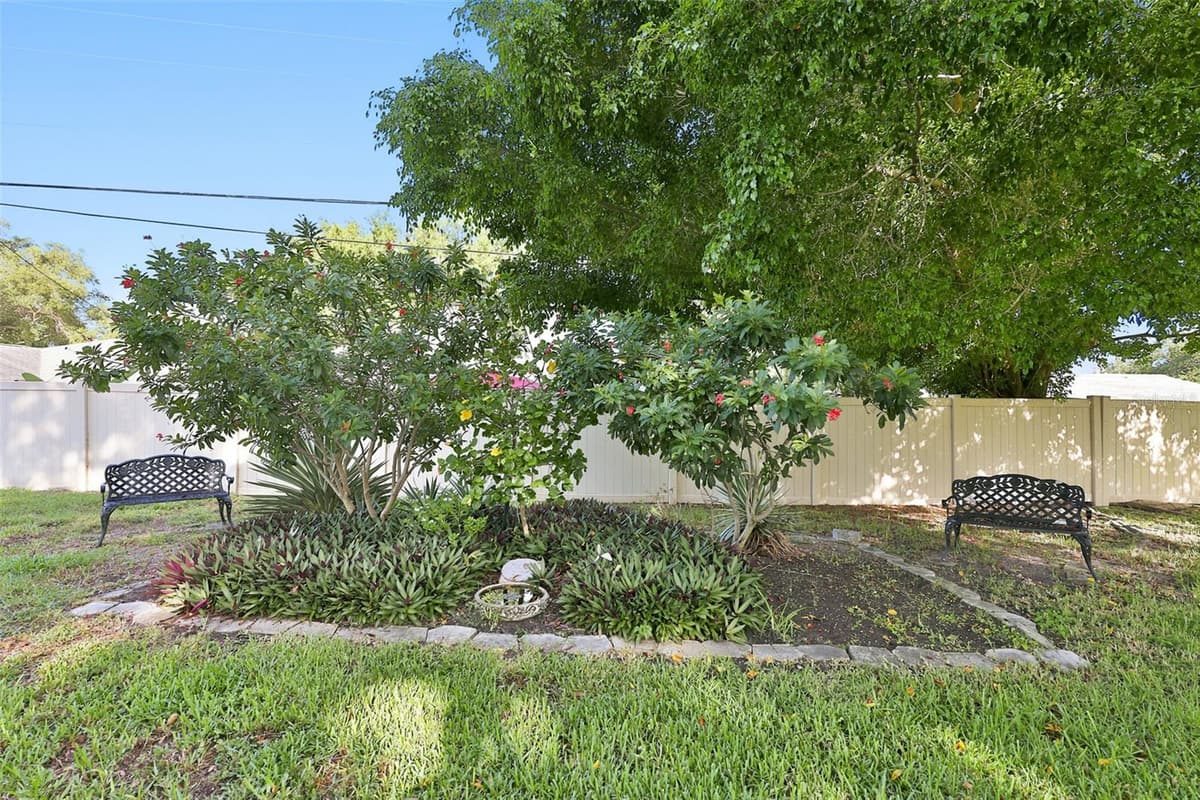 2186 MARSHALL DRIVE — photo 30 of 48