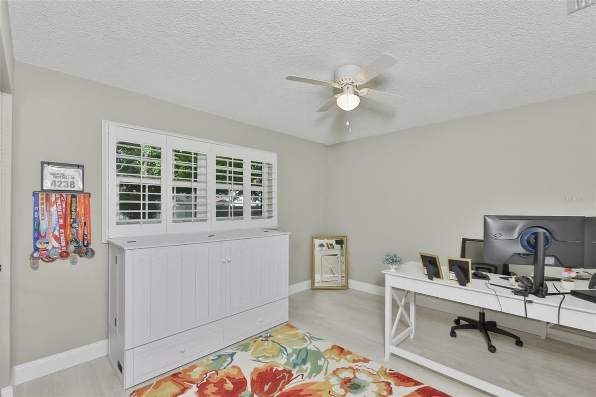 2186 MARSHALL DRIVE — photo 20 of 48