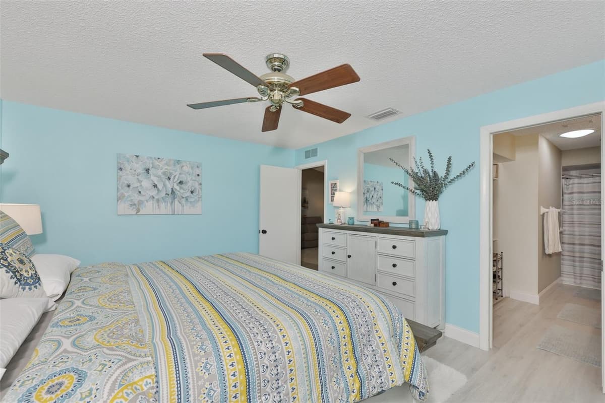 2186 MARSHALL DRIVE — photo 26 of 48