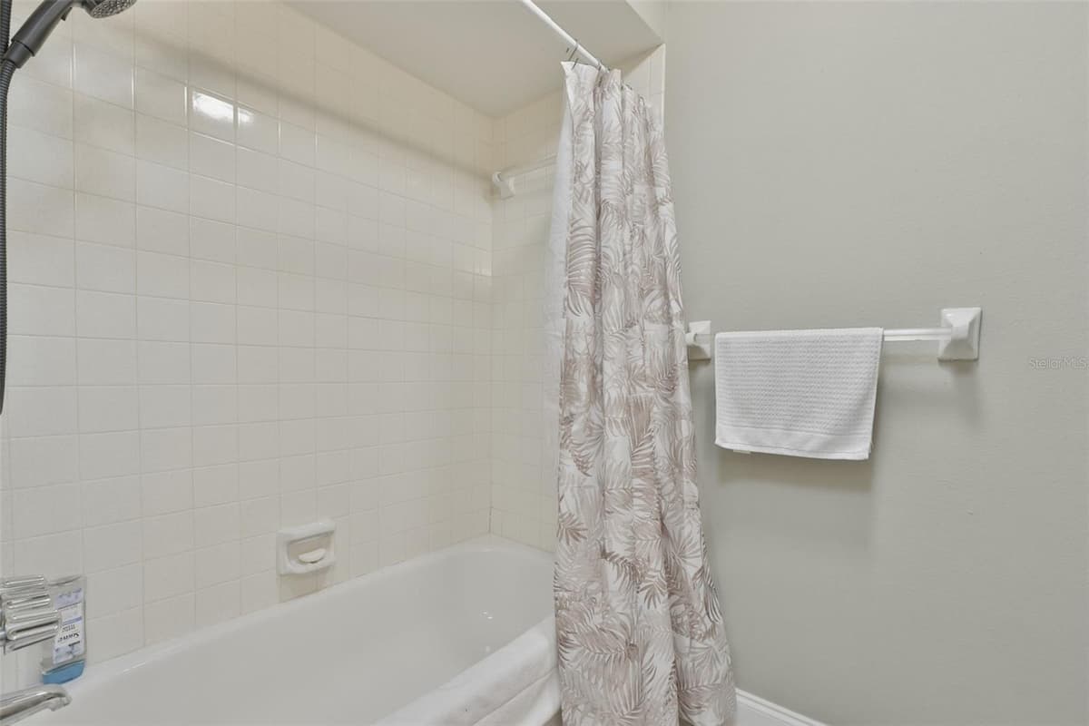 2186 MARSHALL DRIVE — photo 19 of 48