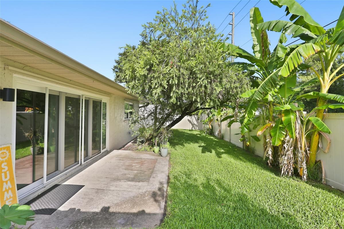 2186 MARSHALL DRIVE — photo 32 of 48
