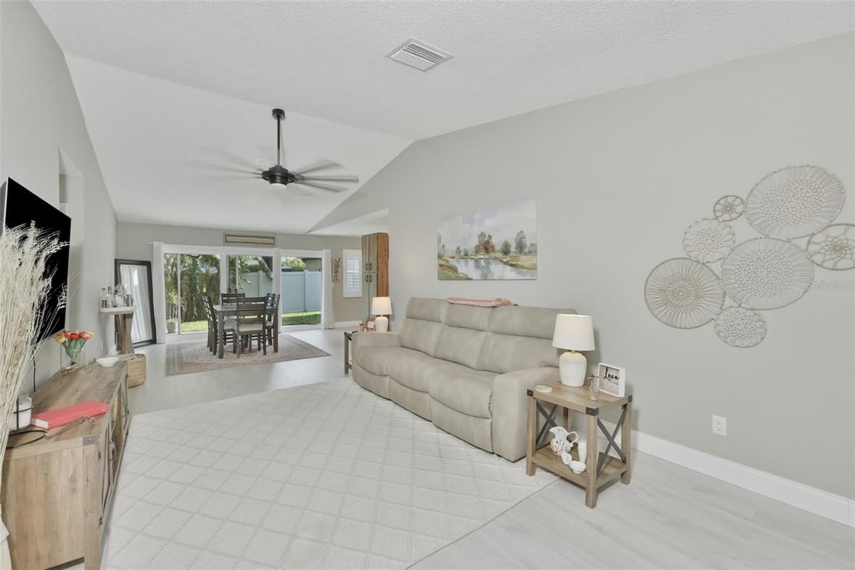 2186 MARSHALL DRIVE — photo 8 of 48