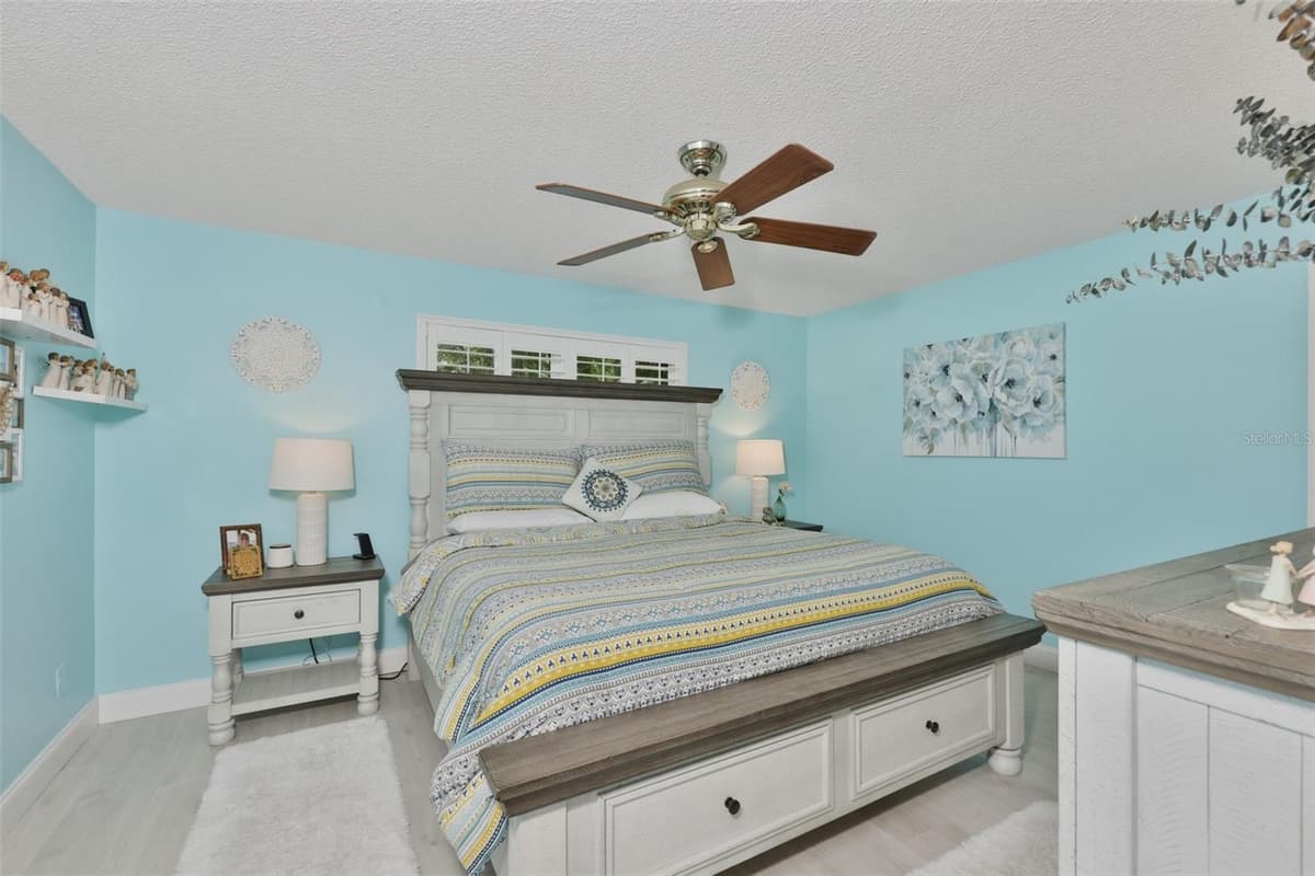 2186 MARSHALL DRIVE — photo 25 of 48