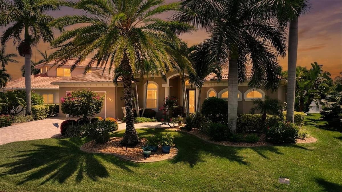 3293 TRIPOLI BOULEVARD — photo 3 of 61