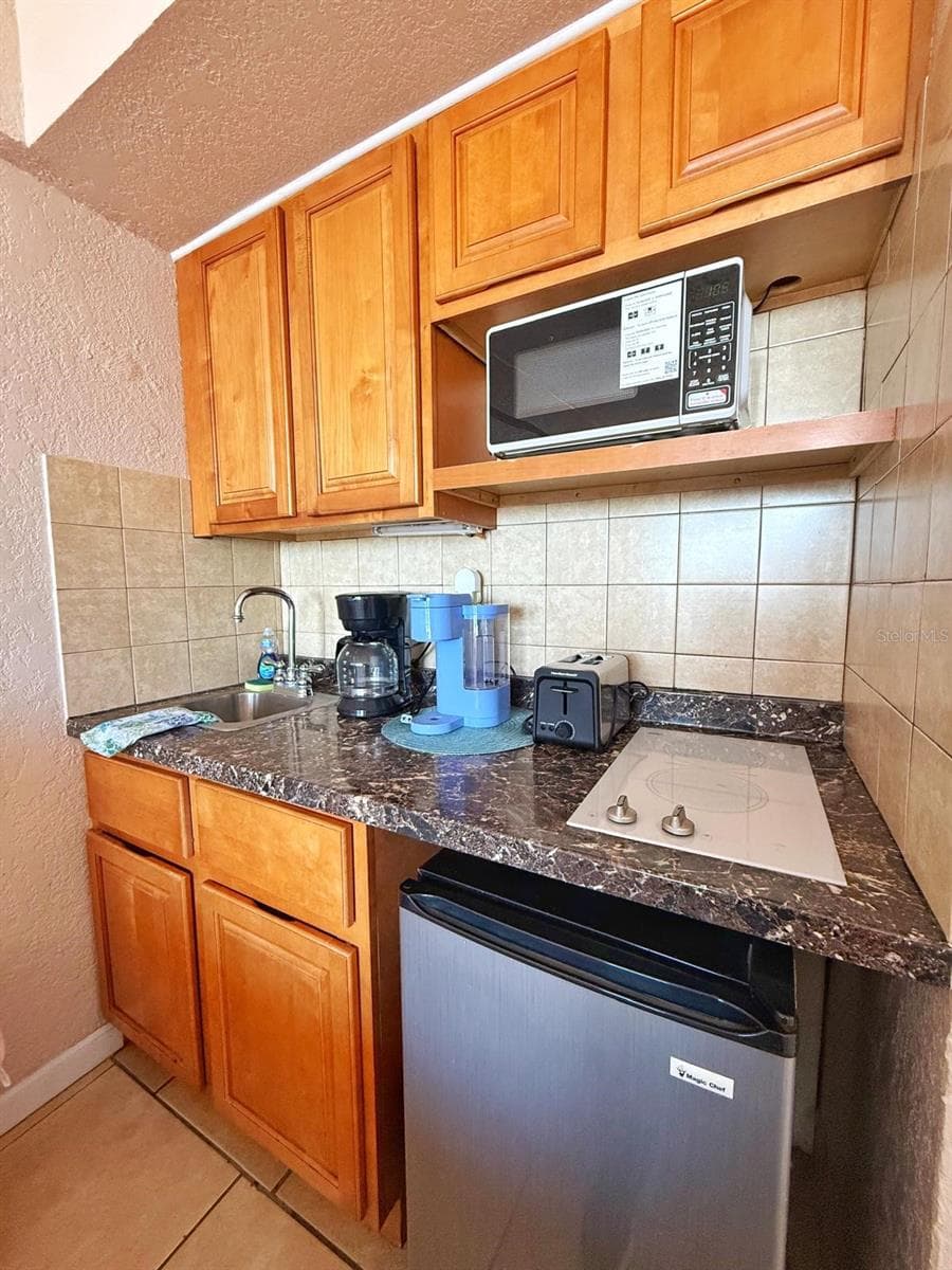 2301 ATLANTIC AVENUE — photo 4 of 8