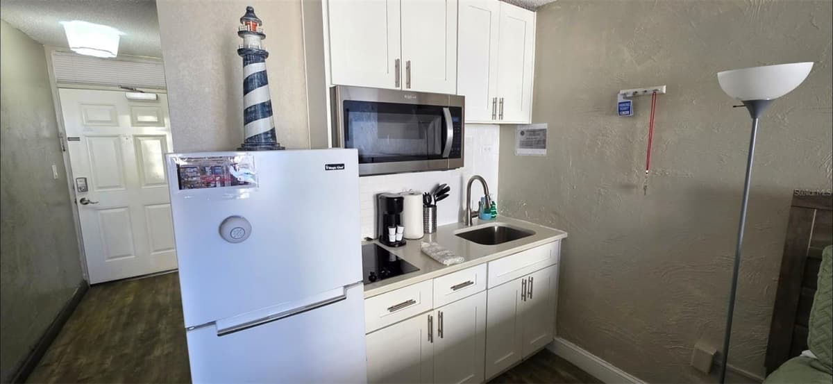3501 ATLANTIC AVENUE — photo 5 of 10