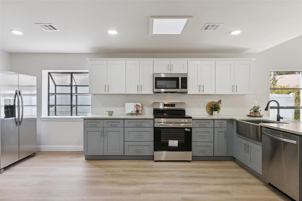 1454 KING COURT — photo 8 of 25