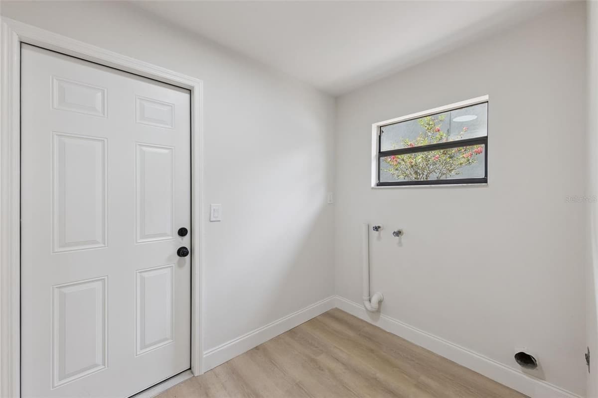 1454 KING COURT — photo 17 of 25