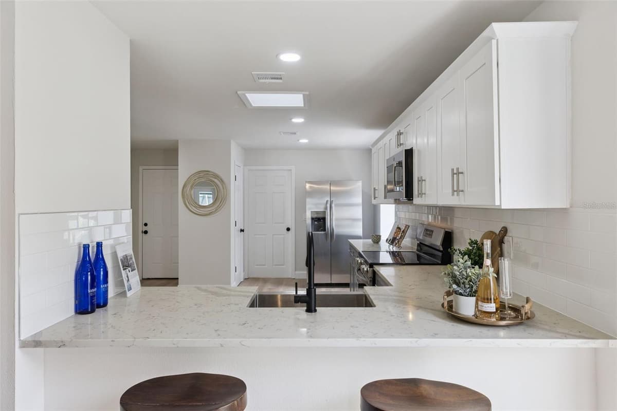 1454 KING COURT — photo 7 of 25