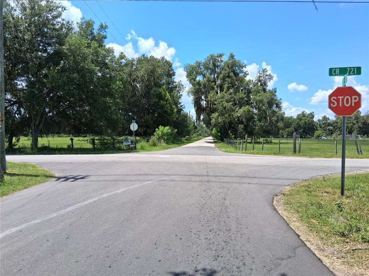 11470 CR 727 — photo 12 of 16
