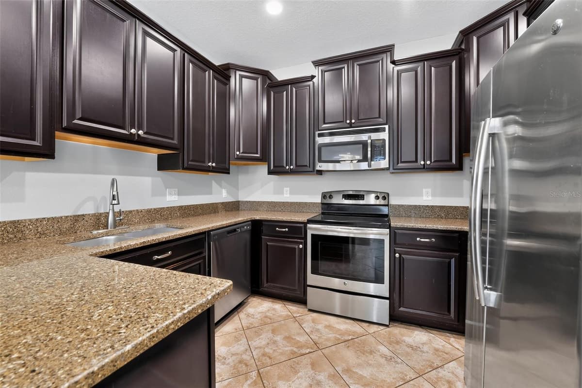 1717 TRAILWATER STREET — photo 3 of 46