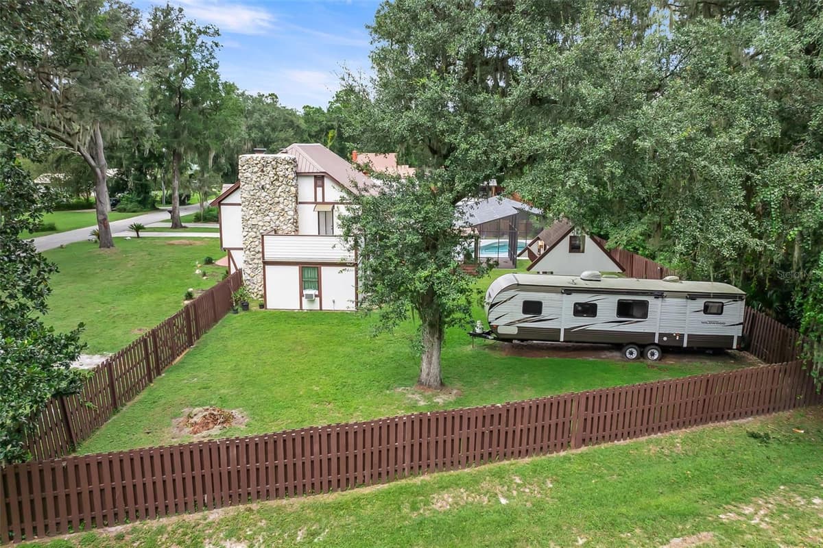 102 THICKET LANE — photo 46 of 47