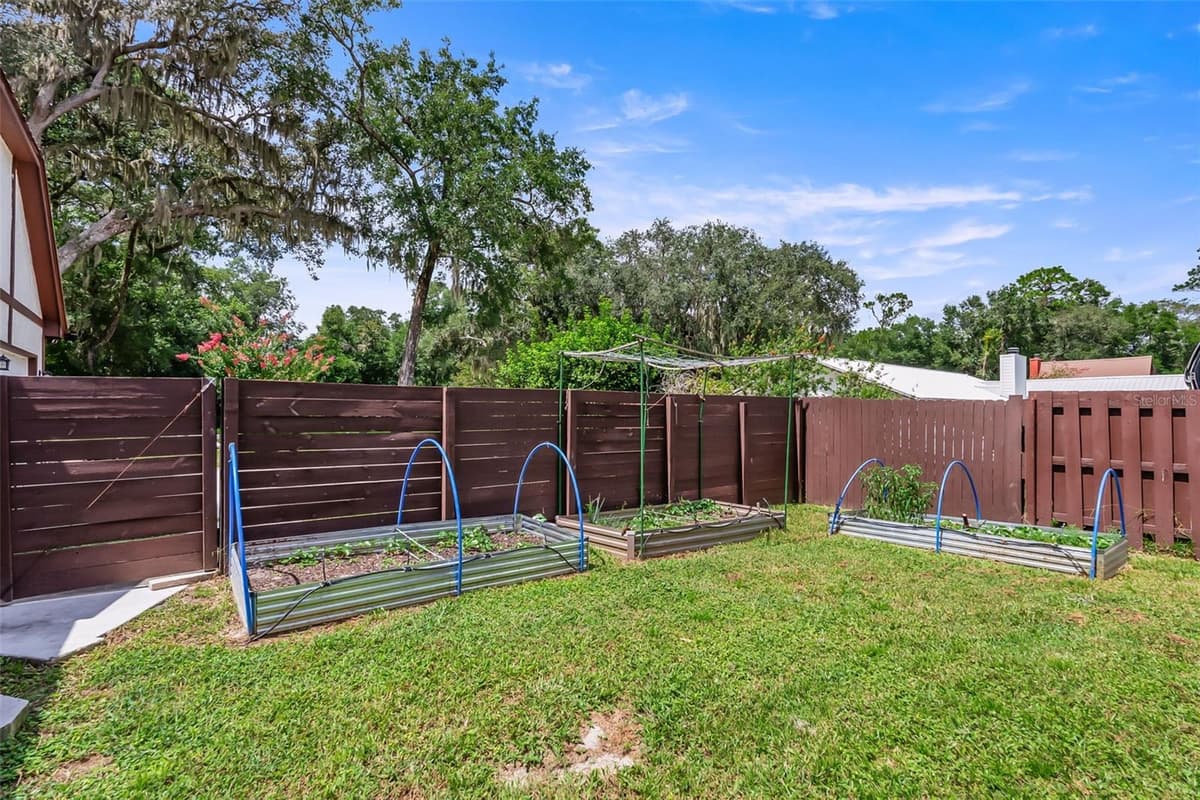102 THICKET LANE — photo 13 of 47