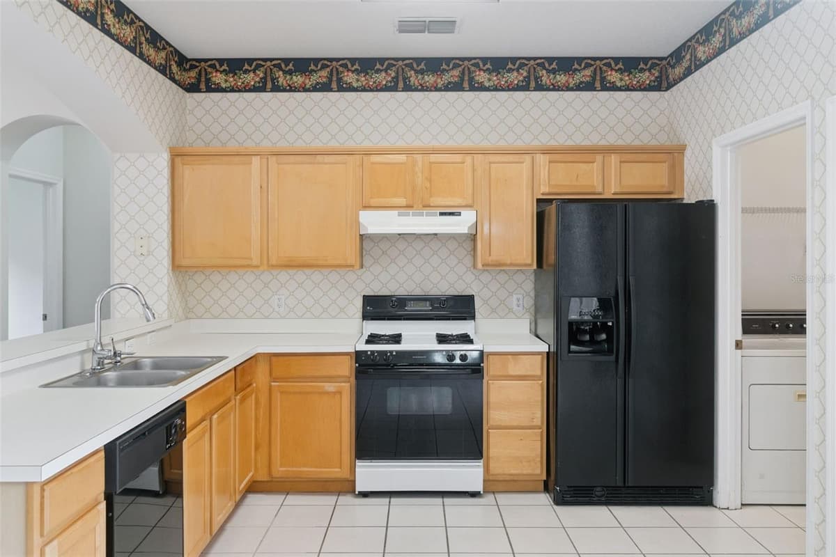 1847 SPARKLING WATER CIRCLE — photo 17 of 41