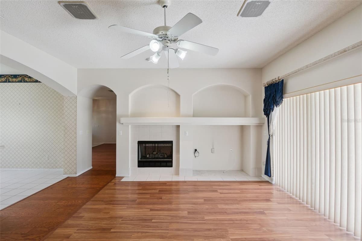 1847 SPARKLING WATER CIRCLE — photo 12 of 41